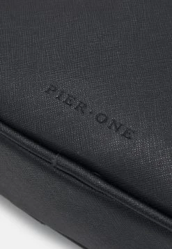 Pier One UNISEX - Sac bandoulière Prix Distinctifs sacs fermeture éclair -Promos Pier One Boutique f832064f585a442fa550d64b5a283490