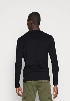 Pier One 2 PACK - T-shirt à manches longues Prix Allégé t-shirts & polos col rond homme -Promos Pier One Boutique f9dd2c367aa54e60a50b46674e02c572