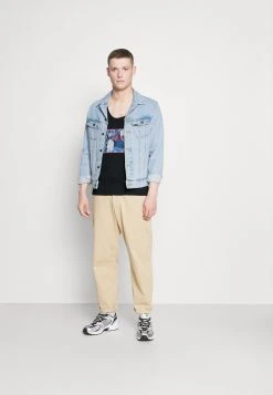 En Remise Pier One Débardeur t-shirts col rond homme -Promos Pier One Boutique fc3cd9eabe4e4a8eb463c123c531e1d8