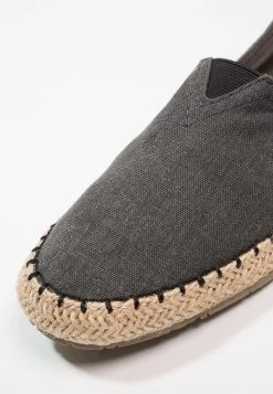 Pier One UNISEX - Espadrilles Prix Refroidis chaussures basses rond homme -Promos Pier One Boutique fdc212f67f994b7abe0dd8404b71d104