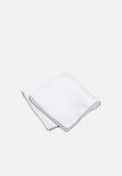 Rabais Pier One SET - Noeud papillon cravates et accessoires de costume carreaux homme -Promos Pier One Boutique ff256efcbe294dd7831dfe41c6e5b4eb